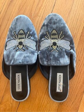 Steve Madden Blue Velvet Bee Embroidered Slip-On Mules